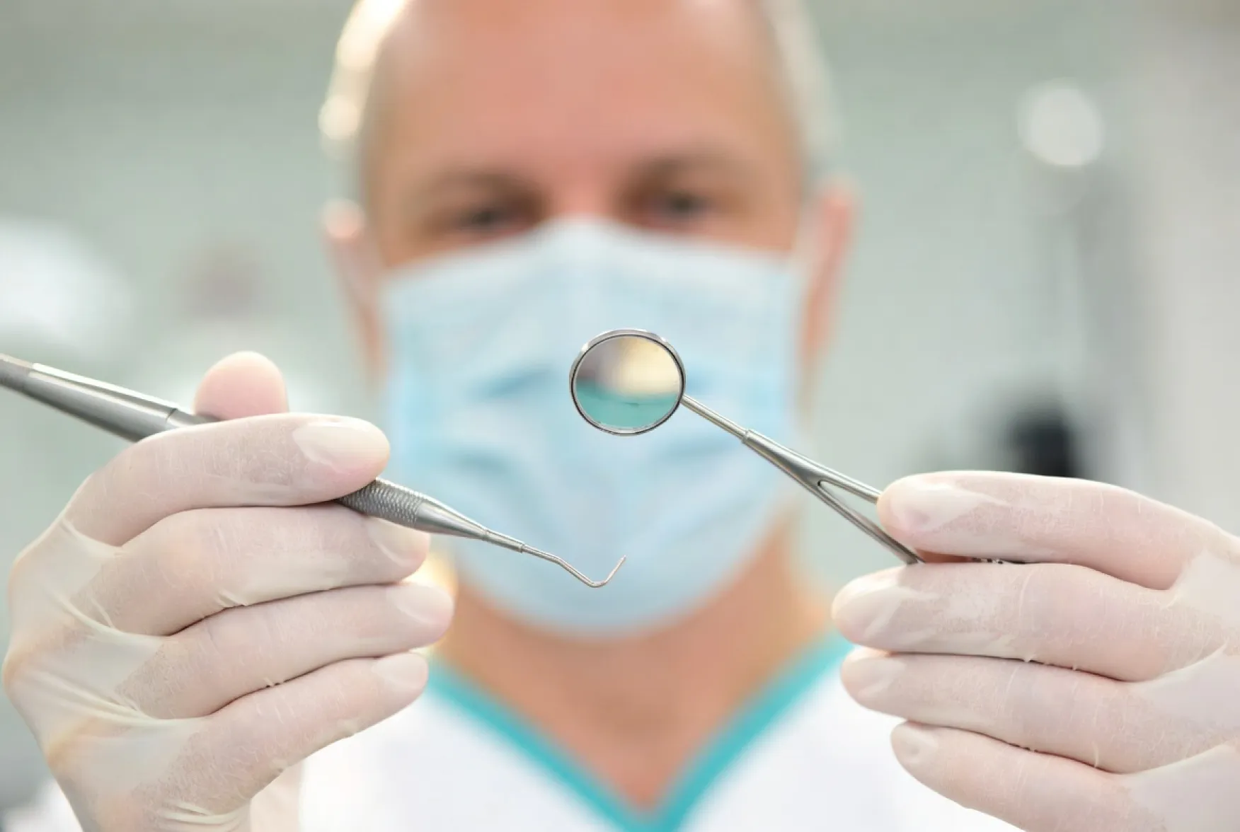 Стоматолог-хирург